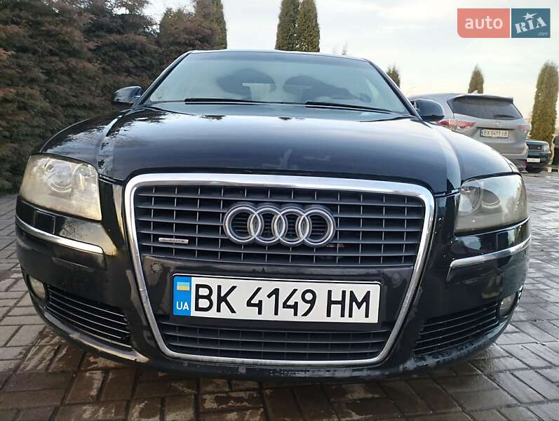 Седан Audi A8 2006 в Ровно