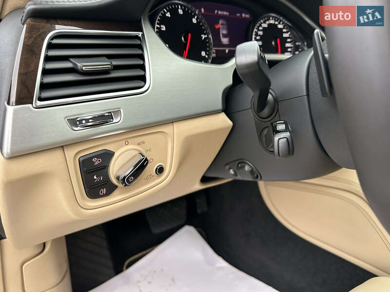 Седан Audi A8 2011 в Киеве