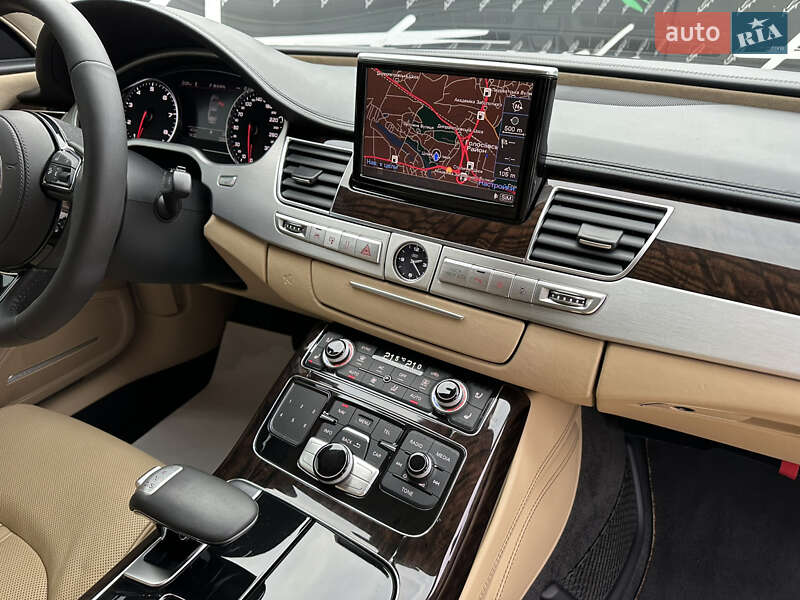 Седан Audi A8 2011 в Киеве