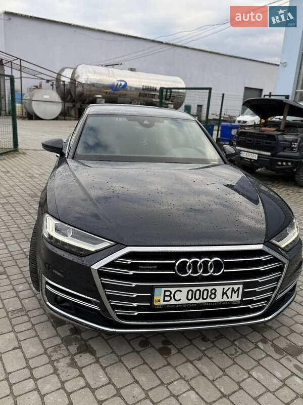 Седан Audi A8 2021 в Львові