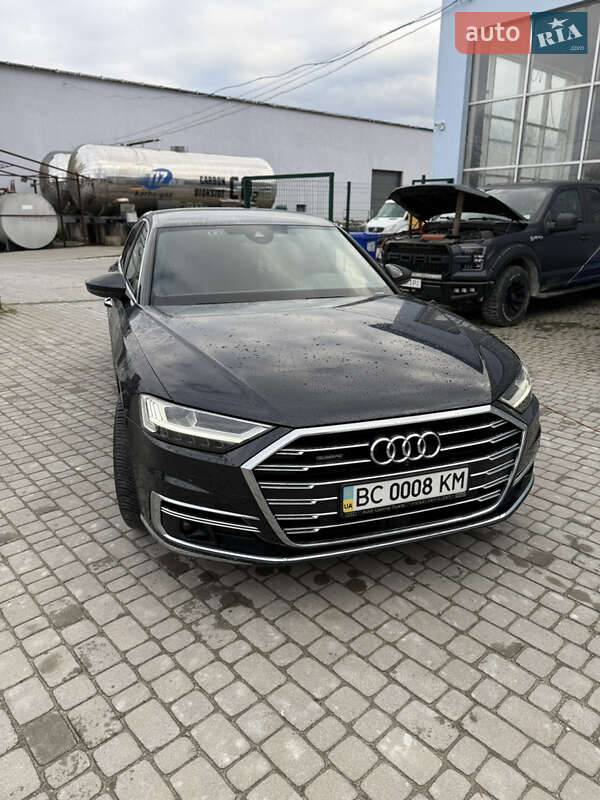 Седан Audi A8 2021 в Львові