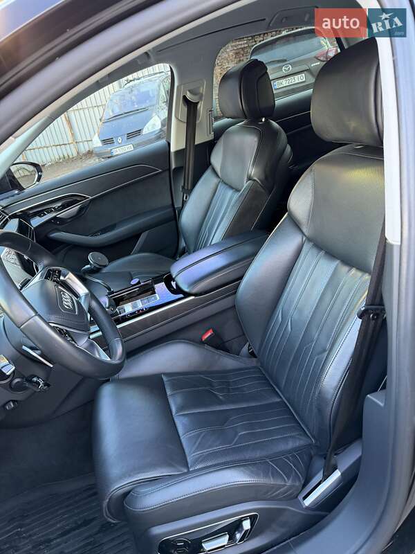 Седан Audi A8 2018 в Рівному