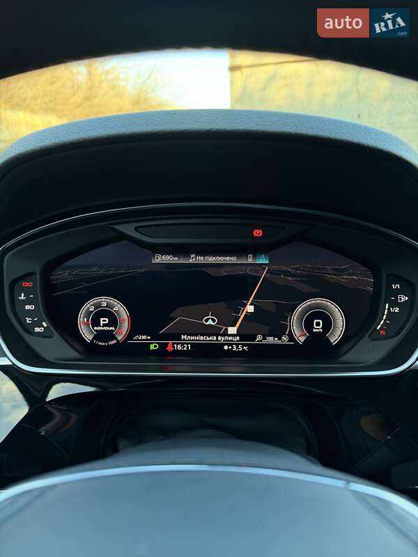 Седан Audi A8 2018 в Рівному