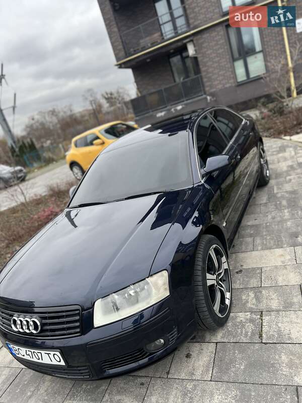 Седан Audi A8 2004 в Львові