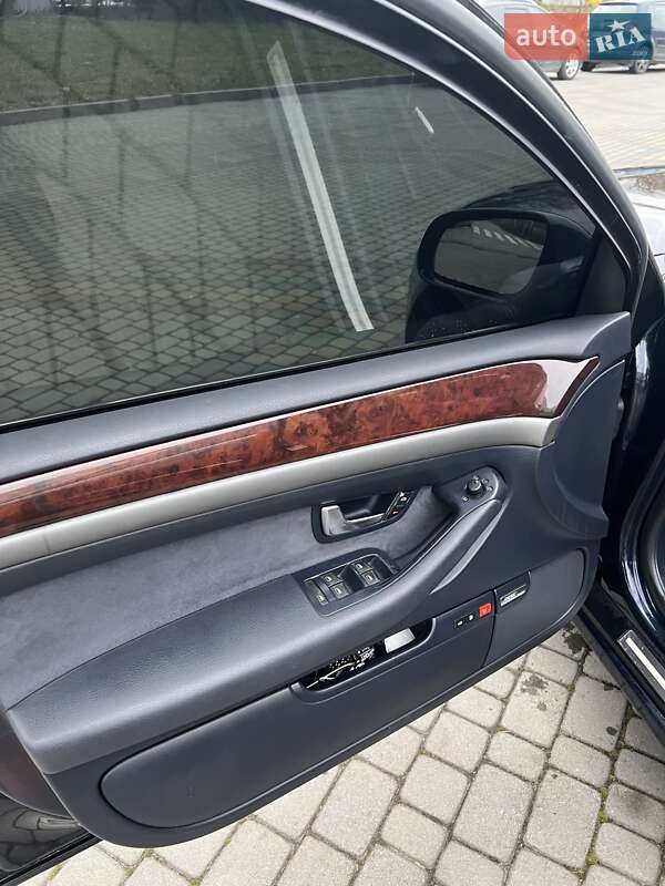 Седан Audi A8 2004 в Львові