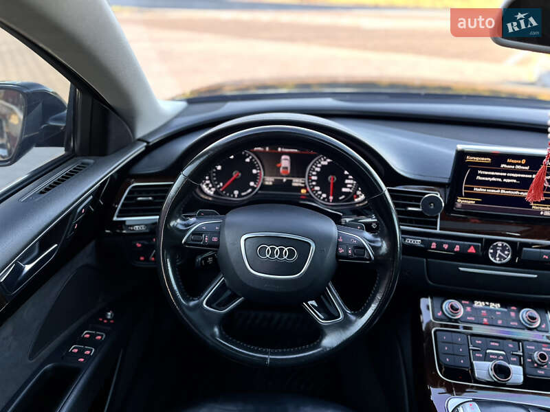 Седан Audi A8 2017 в Виннице