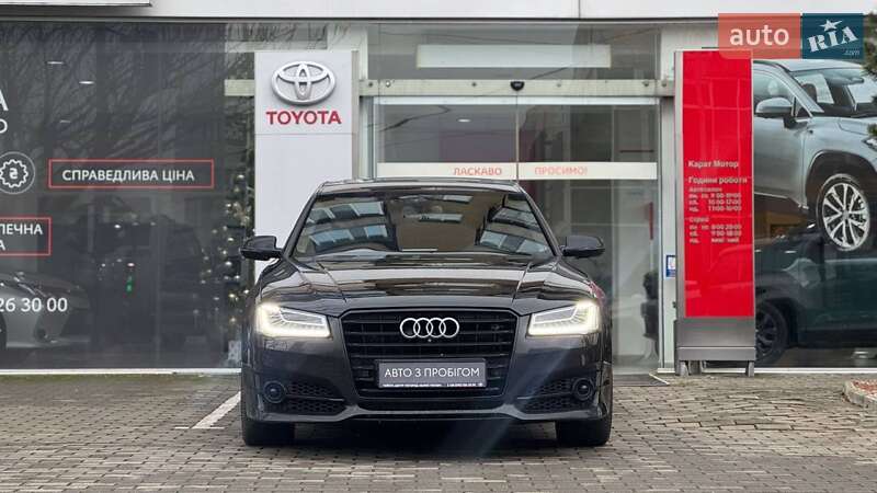 Седан Audi A8 2015 в Ужгороді