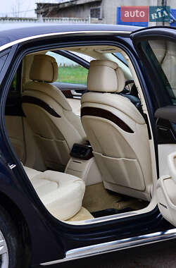 Седан Audi A8 2012 в Житомирі