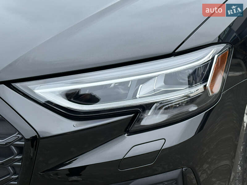 Седан Audi A8 2024 в Ровно