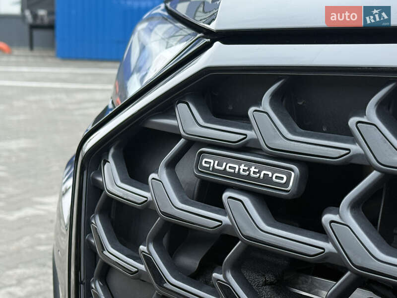 Седан Audi A8 2024 в Ровно