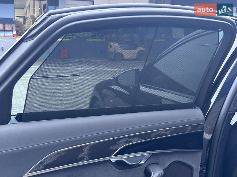Седан Audi A8 2024 в Ровно