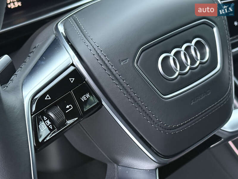 Седан Audi A8 2024 в Ровно