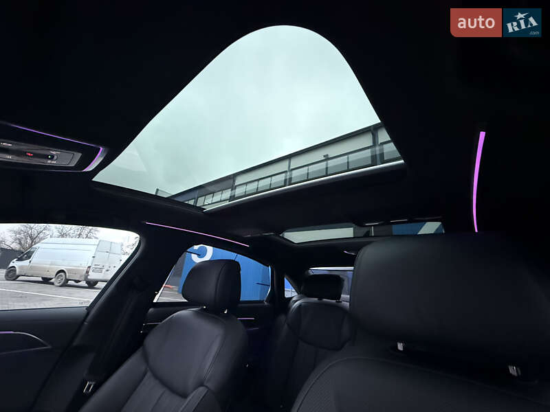 Седан Audi A8 2024 в Ровно
