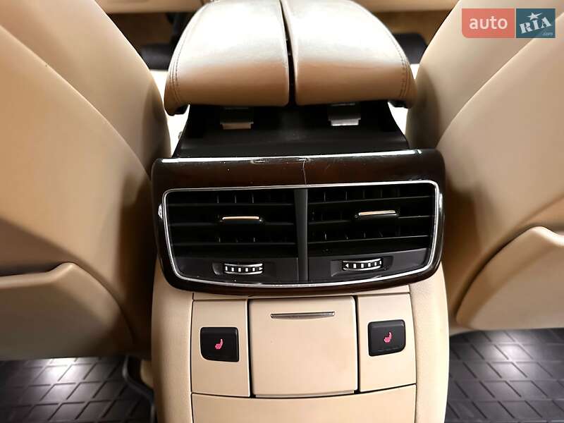 Седан Audi A8 2014 в Киеве