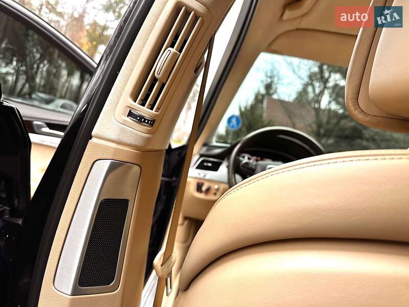 Седан Audi A8 2014 в Киеве