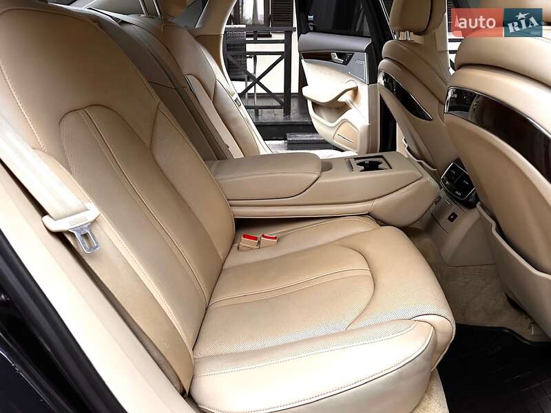Седан Audi A8 2014 в Киеве
