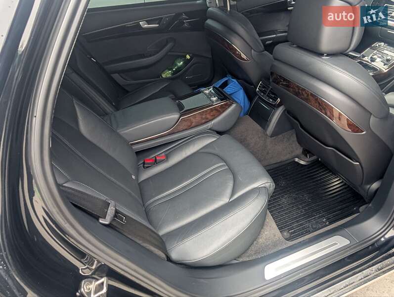 Седан Audi A8 2014 в Борисполе