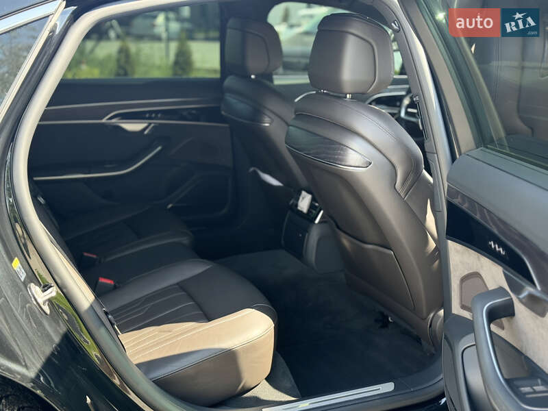 Седан Audi A8 2021 в Ивано-Франковске