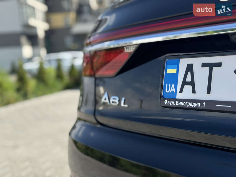 Седан Audi A8 2021 в Ивано-Франковске