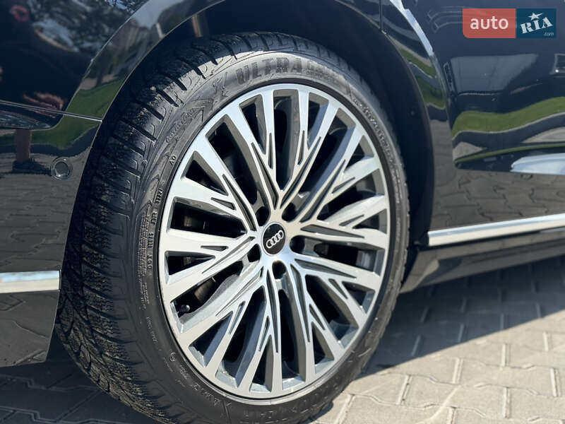 Седан Audi A8 2021 в Ивано-Франковске