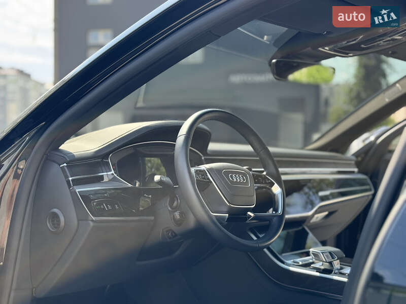 Седан Audi A8 2021 в Ивано-Франковске