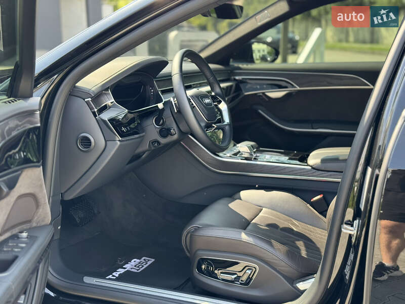 Седан Audi A8 2021 в Ивано-Франковске