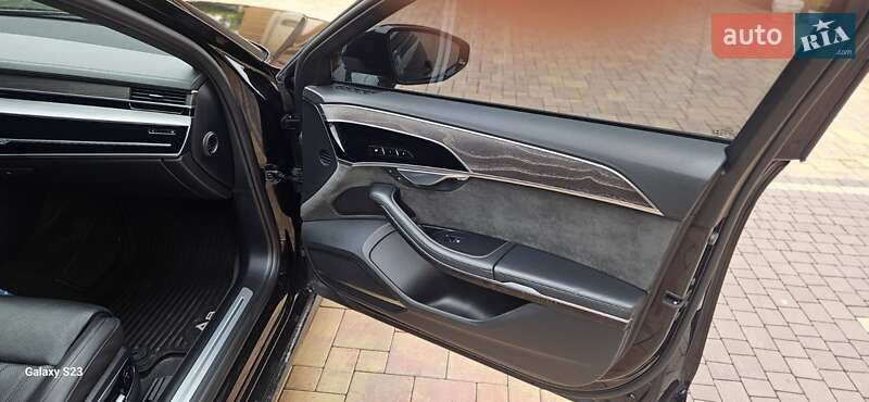 Седан Audi A8 2020 в Тернополе