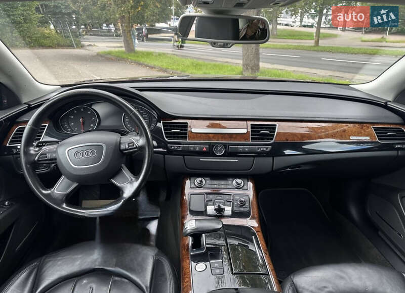 Седан Audi A8 2012 в Киеве
