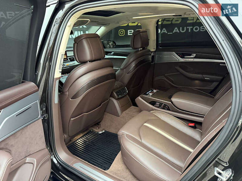 Седан Audi A8 2014 в Виннице