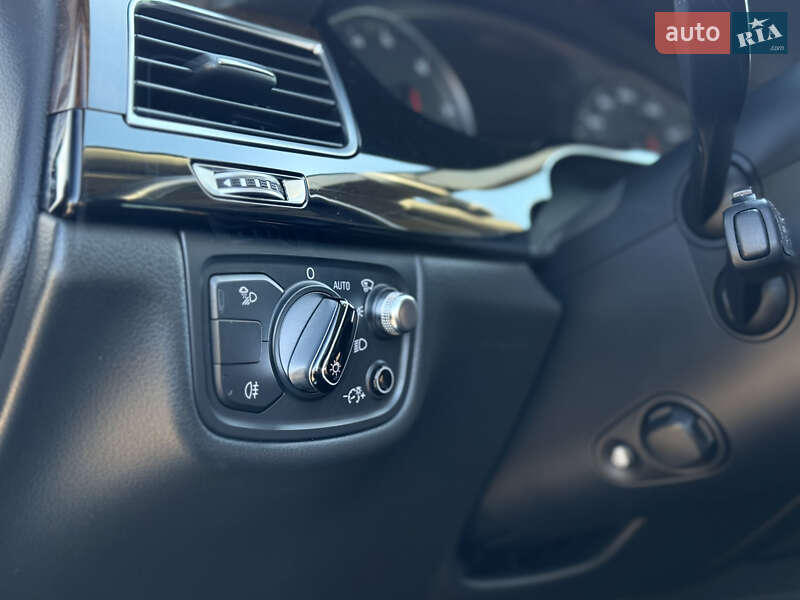 Седан Audi A8 2015 в Киеве фото 17 Седан Audi A8 2015 в Киеве
