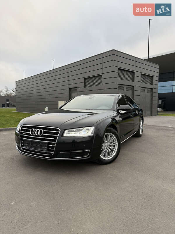 Седан Audi A8 2014 в Киеве