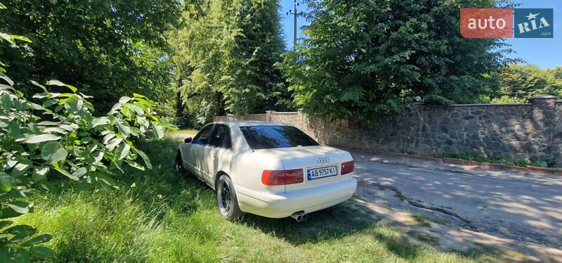 Седан Audi A8 1996 в Виннице