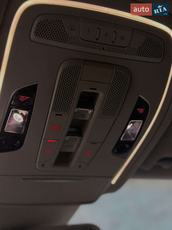 Седан Audi A8 2017 в Киеве