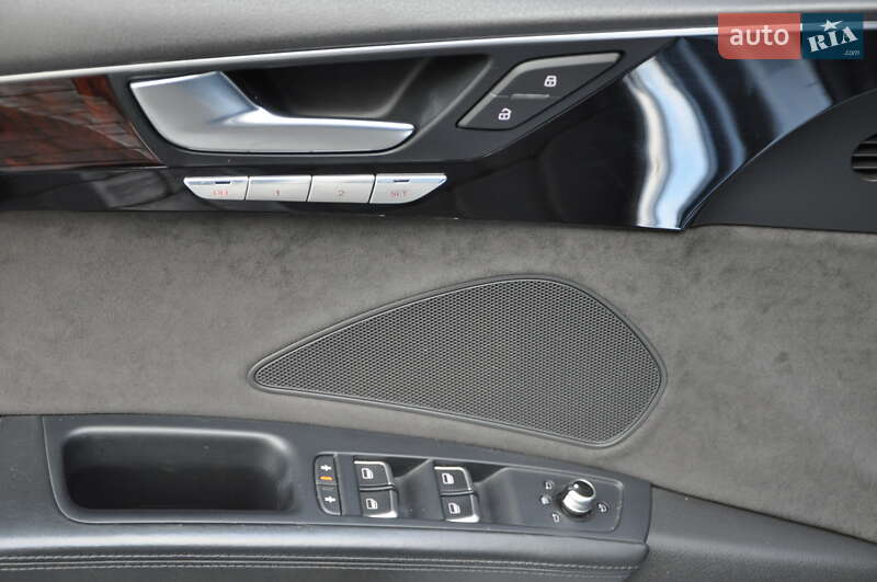 Седан Audi A8 2013 в Одессе