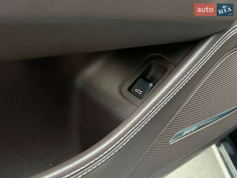 Седан Audi A8 2012 в Киеве фото 18 Седан Audi A8 2012 в Киеве