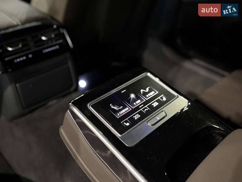 Седан Audi A8 2021 в Одессе
