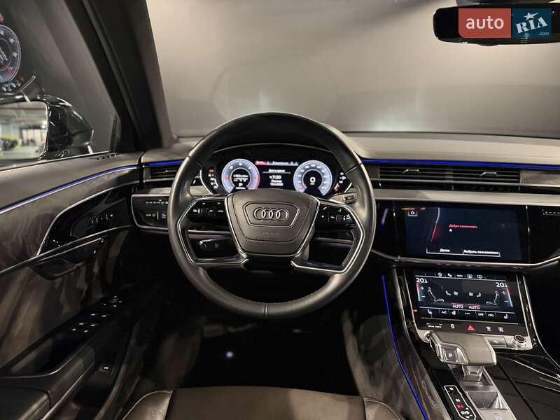 Седан Audi A8 2021 в Одессе