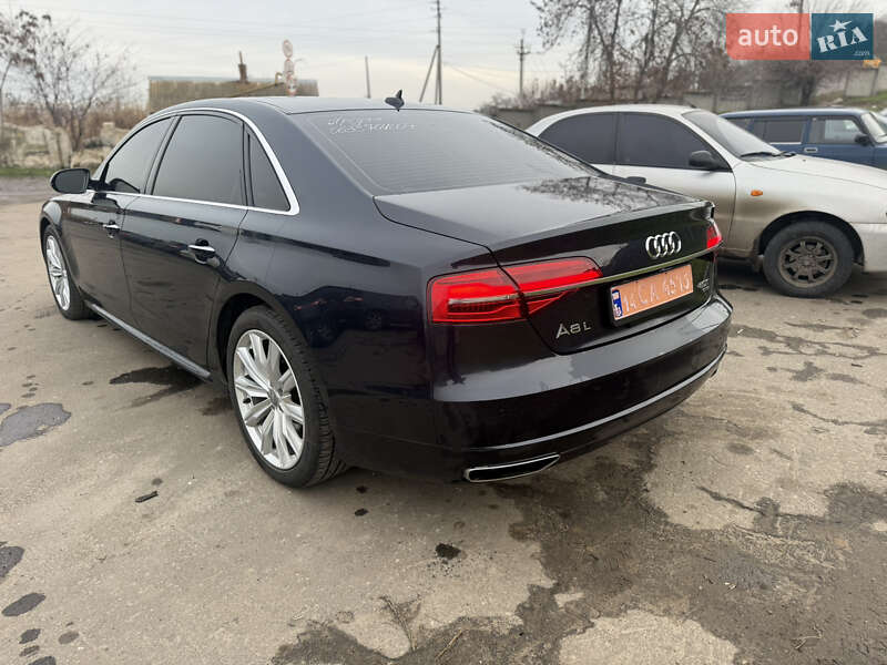 Седан Audi A8 2016 в Николаеве