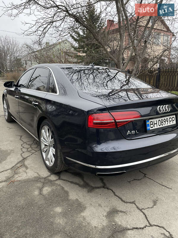 Седан Audi A8 2015 в Днепре