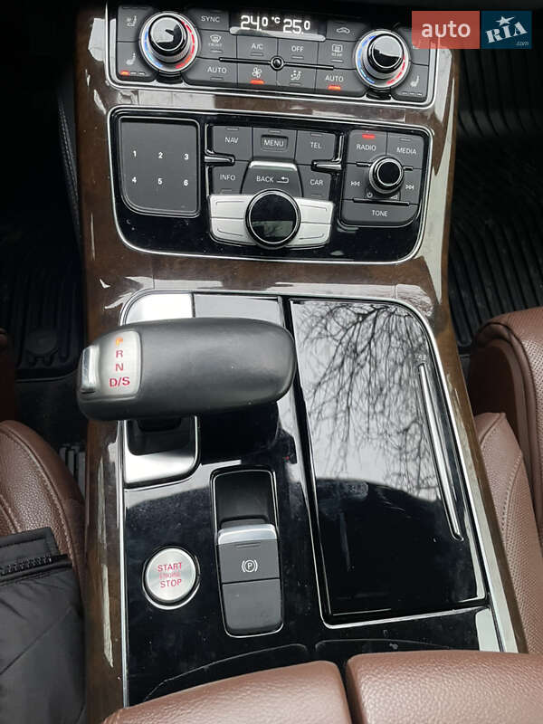 Седан Audi A8 2015 в Днепре