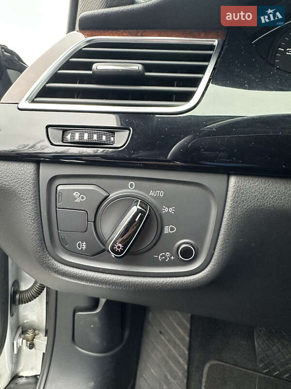 Седан Audi A8 2012 в Киеве