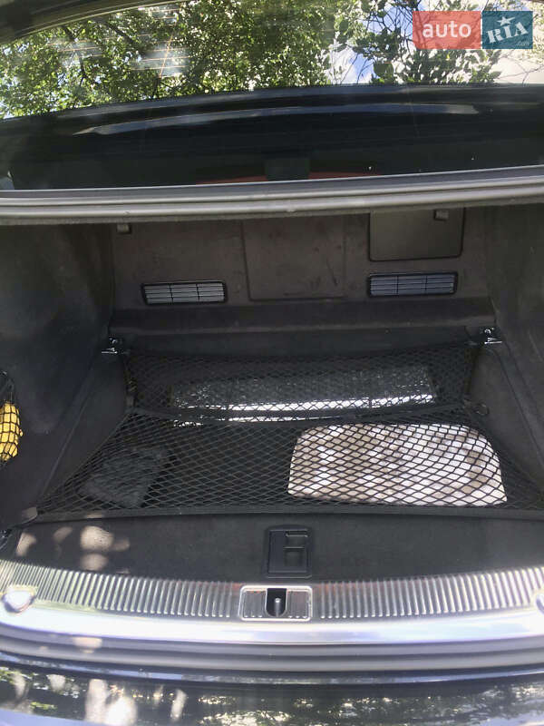 Седан Audi A8 2013 в Киеве