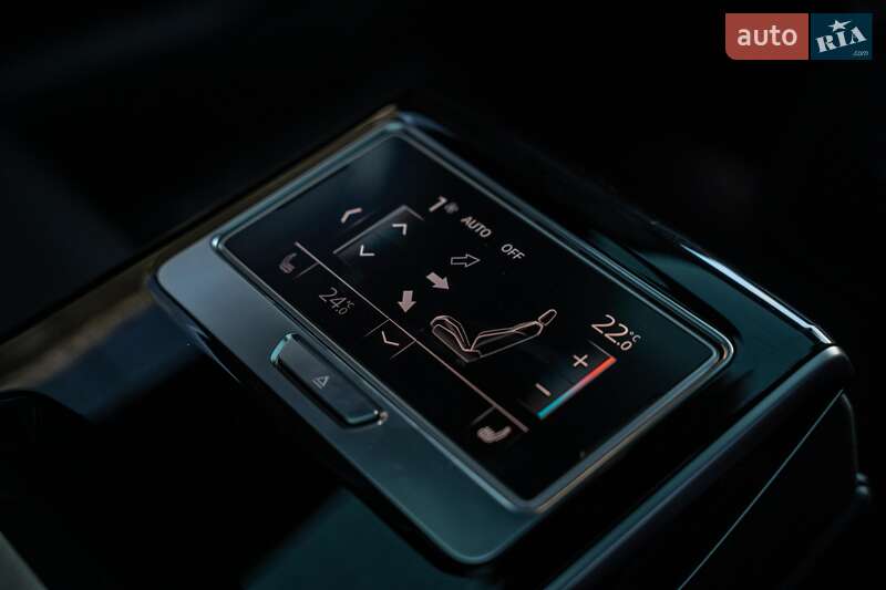 Седан Audi A8 2021 в Черновцах