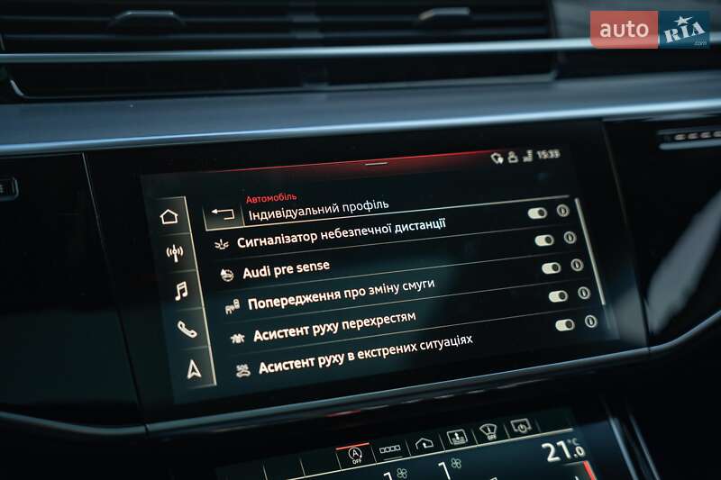 Седан Audi A8 2021 в Черновцах