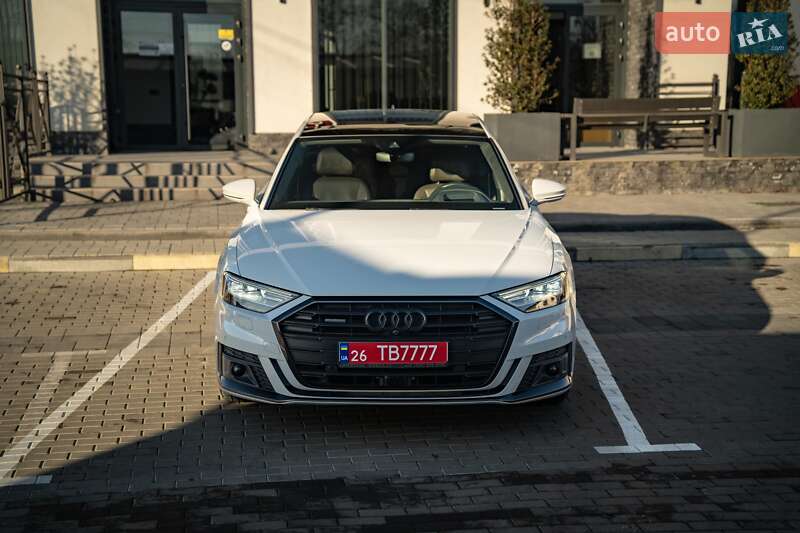 Седан Audi A8 2021 в Черновцах
