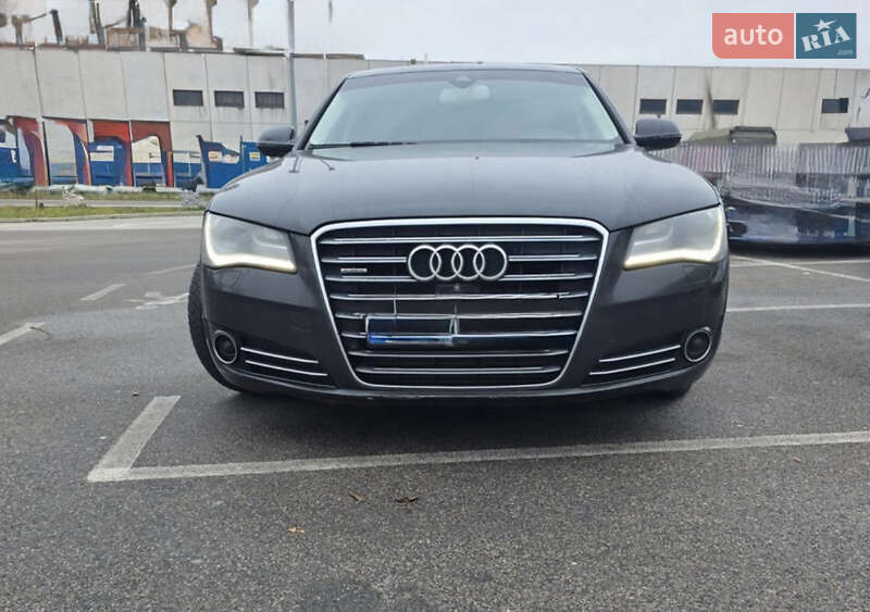 Седан Audi A8 2012 в Киеве