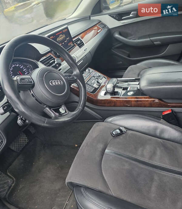 Седан Audi A8 2012 в Киеве
