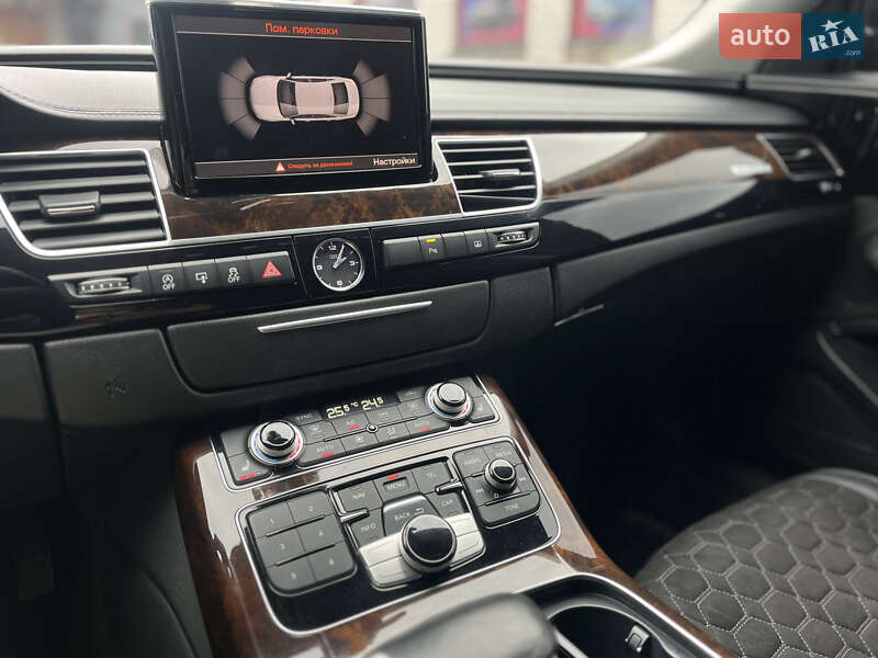 Седан Audi A8 2017 в Білій Церкві