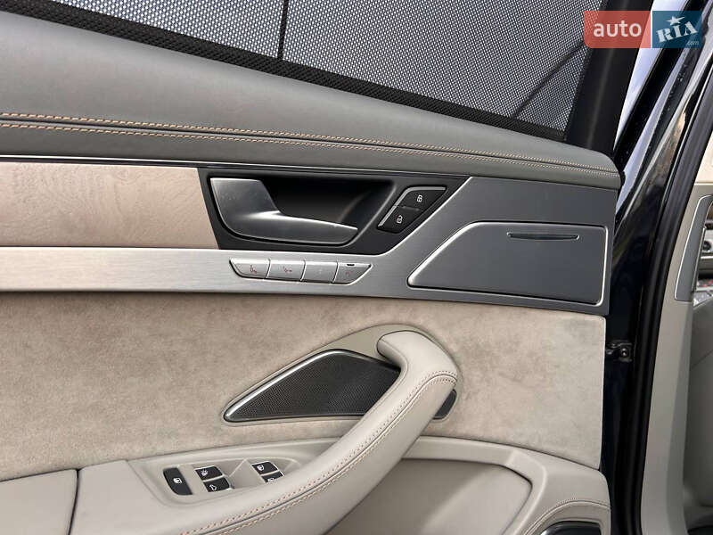 Седан Audi A8 2013 в Киеве