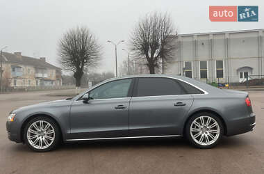 Седан Audi A8 2014 в Коростене